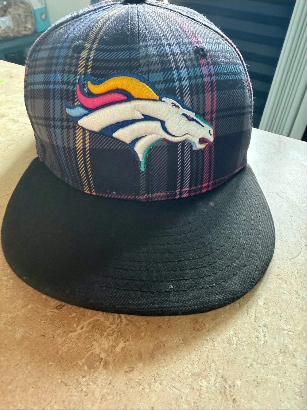 New Era Plaid Denver Broncos Snapback - Black/Blue/Pink